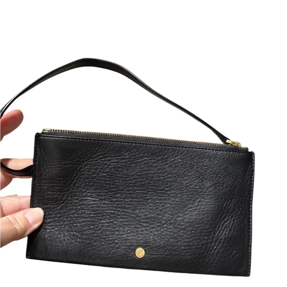 unbranded Handbags - Black Leather Wristlet; NWOT
